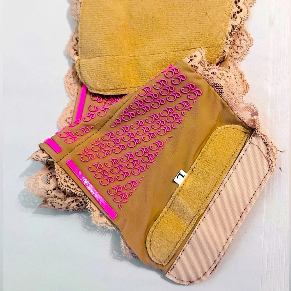 COPY - Girly Go Garter thigh pouch to hide your phone and money size L - Picture 3 of 8